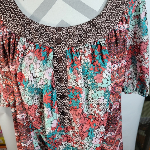Womans Lane Bryant Scoop neck 6 button SS Boho Top Size 22/24 - Picture 5 of 7